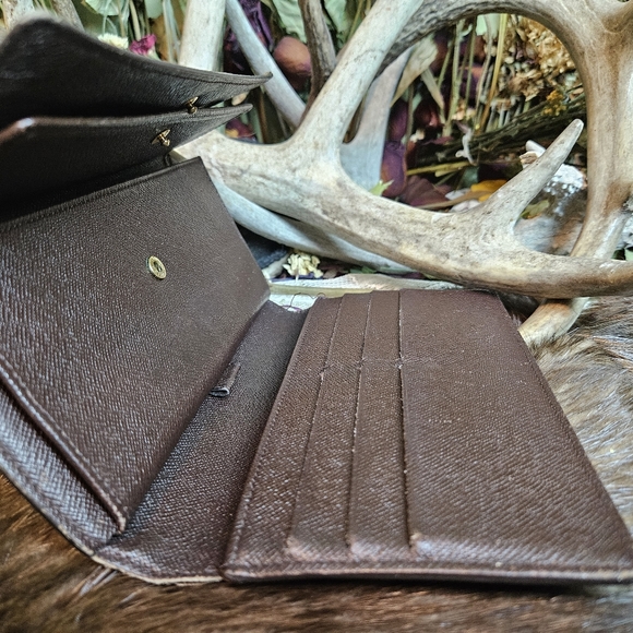 Authentic Louis Vuitton Damier Ebene wallet - Picture 2 of 12